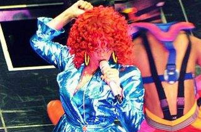 Rihanna, noua imagine Armani