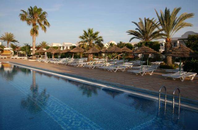 Cum aducem turisti straini in tara? Ii trimintem la munte, in Delta si la tara!