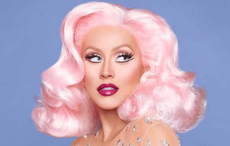 Dupa 20 ani, Christina Aguilera a pozat pentru prima data fara machiaj