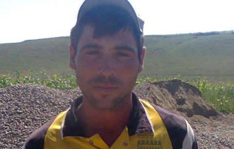 Vaslui: Un barbat si-a amanetat telefonul, iar cu banii de pe el a cumparat un cutit cu care si-a ucis iubita