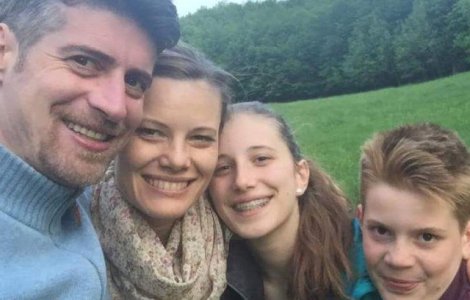 Crima Brasov. Anchetatori: Autopsiile confirma ca victimele au fost injunghiate in somn