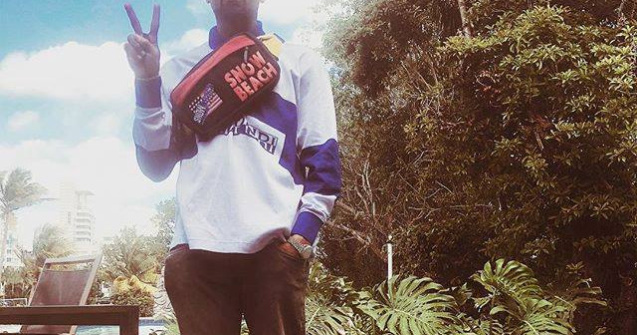 Chris Brown a fost surprins in timp ce strangea de gat o femeie