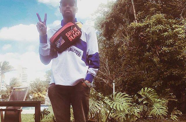 Chris Brown a fost surprins in timp ce strangea de gat o femeie