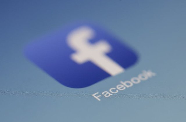 6 lucruri care ne enerveaza la Facebook