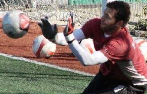 Lobont: "Voi ramane la Roma, mai am doi ani de contract"