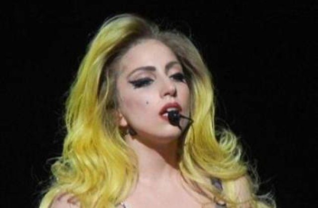 Lady Gaga, atacata cu oua