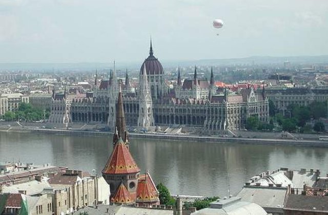 Budapesta protesteaza impotriva concedirilor din media publice