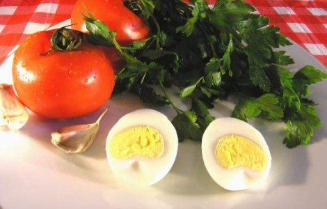 Mananci, dar te hranesti?