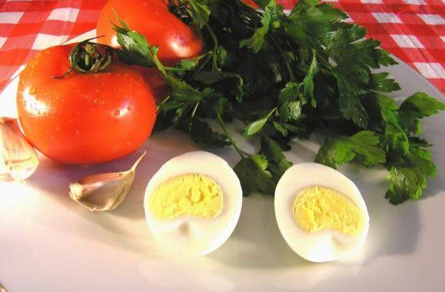 Mananci, dar te hranesti?