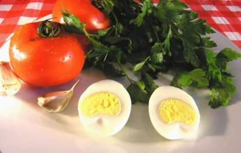 Mananci, dar te hranesti?