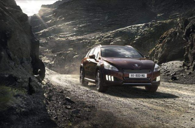 Iata noul Peugeot 508 RXH