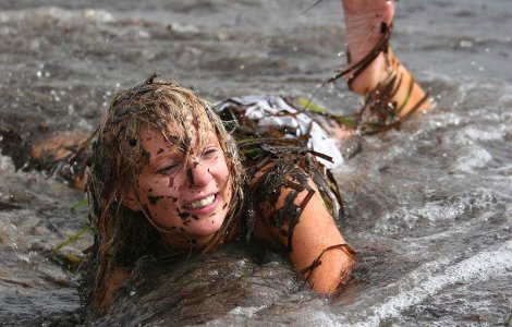 Marea Neagra e verde...de la alge