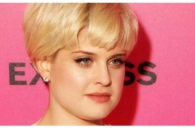Kelly Osbourne pune hotii pe fuga