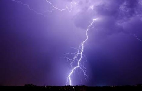 Avertizare meteo pentru toata tara: COD GALBEN DE PLOI SI VIJELII