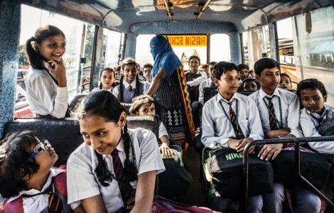 1,6 milioane de elevi vor repeta examenele nationale, dupa ce subiectele au aparut pe WhatsApp