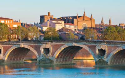 Un jurnalist si sotia sa,...