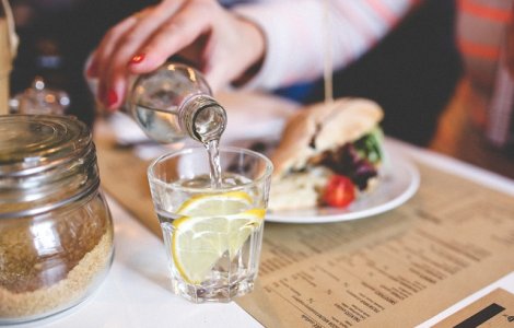  Top  7 semnale pe care organismul le transmite atunci cand are nevoie urgenta de apa