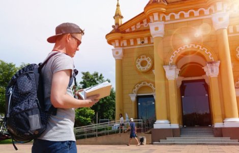 MAE pune la dispozitia cetatenilor romani "Ghidul de calatorie pentru Sarbatorile Pascale 2018"