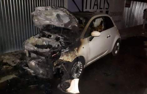 Mai multe masini din sectorul 1, incendiate. Politia are un suspect