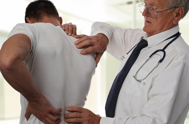 Peste 600.000 de romani sufera de boli reumatice