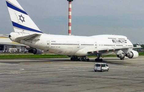 Asociatia Pro Infrastructura: Saptamana trecuta o bucata din pista aeroportului Henri Coanda s-a dislocat complet la decolarea unei aeronave