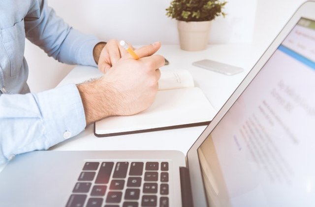 8 unghiuri din care trebuie sa privesti o afacere de succes