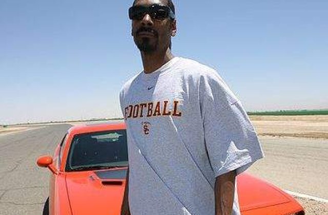 [VIDEO] Snoop Dogg scrie `muzica de facut copii` pentru printul William si sotia sa