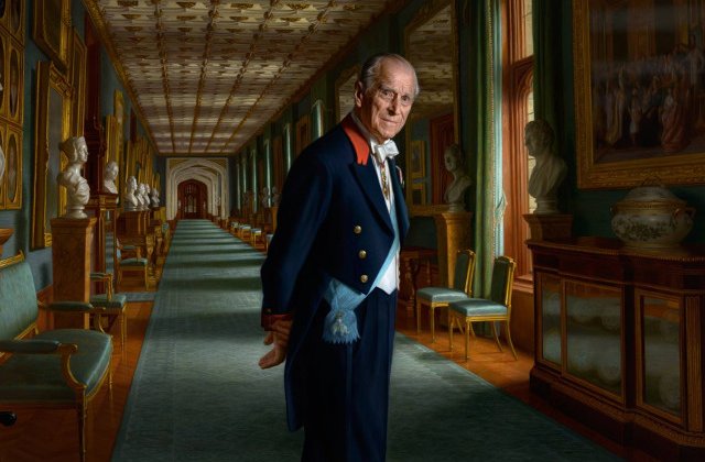 Printul Philip a fost internat si va fi supus unei operatii