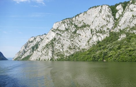 Cod galben si cod portocaliu de inundatii pe Dunare pana pe 30 aprilie