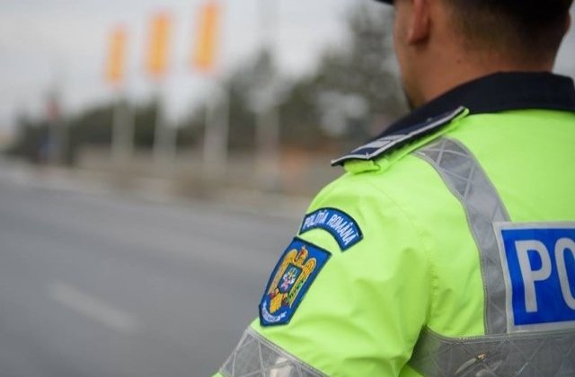 Peste 8.400 de politisti, la datorie in minivacanta de Paste