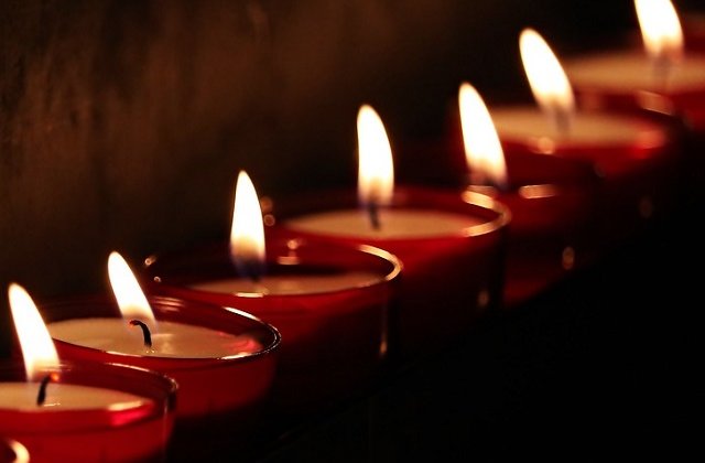 Sfanta Lumina de la Ierusalim va fi adusa sambata in Romania