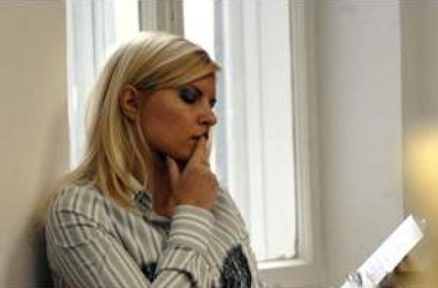 Elena Udrea mizeaza pe 'apele si raurile din interior'