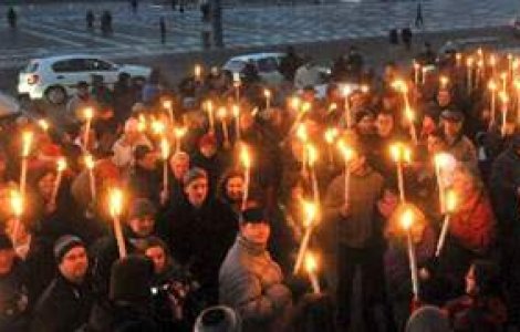 Video: Evreii au aprins prima lumanare de Hanukkah - Sarbatoarea Luminii