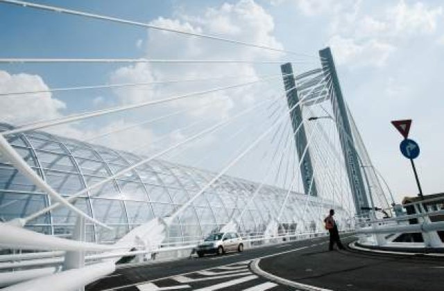 [VIDEO] A aparut prima groapa in Pasajul Basarab