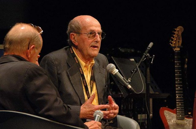 Cel mai batran regizor din lume "ajunge in lumea umbrelor"