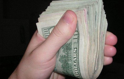  Top  Pe ce mai cheltuie vedetele banii (prosteste)?