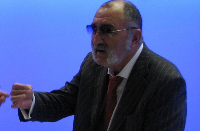 [VIDEO] Ion Tiriac, intr-o reclama la bere, in 1987