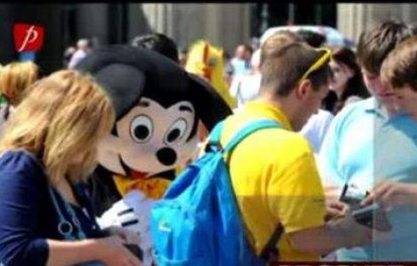  Video  Romanii de etnie roma, cersetori inventivi