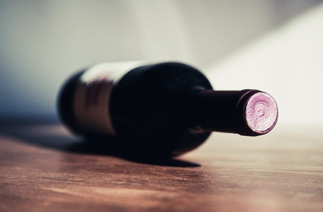 29.174 litri de vin falsificat, retrasi de la comercializare de Ministerul Agriculturii