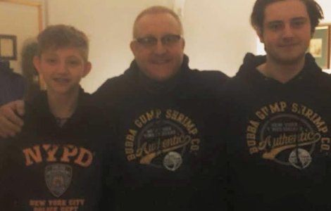 Doi frati s-au sinucis, la 10 luni distanta unul de celalalt