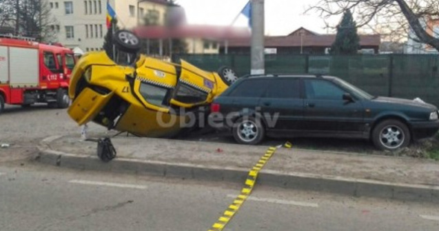 Un om a murit si alti patru au fost raniti, intr-un accident, in Suceava