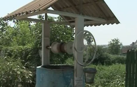 Dambovita: O femeie de 64 de ani a cazut in fantana din curtea casei si a murit