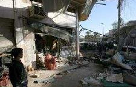 Un baietel desfigurat invata sa zambeasca din nou