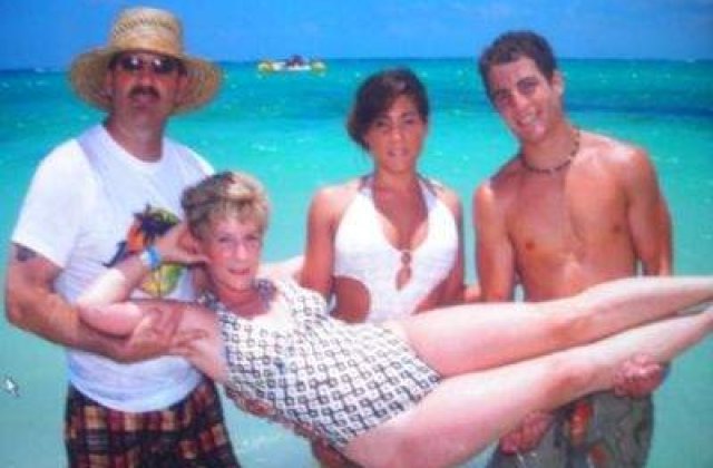 Top 10: Cele mai ciudate poze de familie