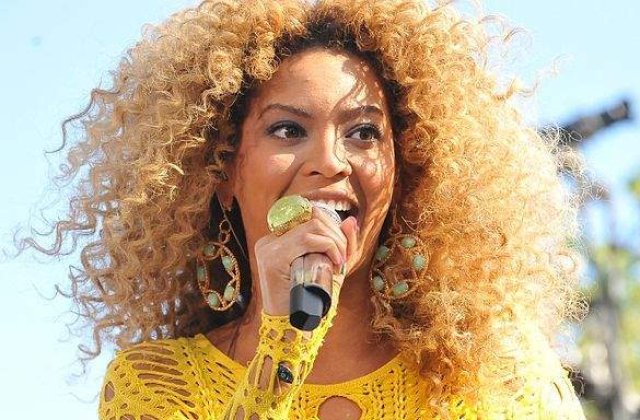 Beyonce si Kelly Rowland se reunesc la X Factor