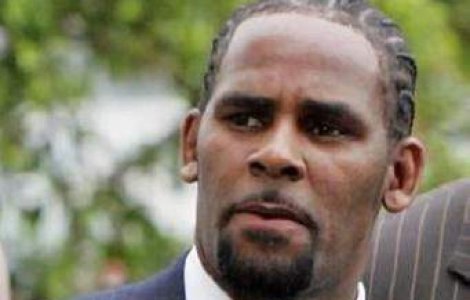 R. Kelly, operat de urgenta