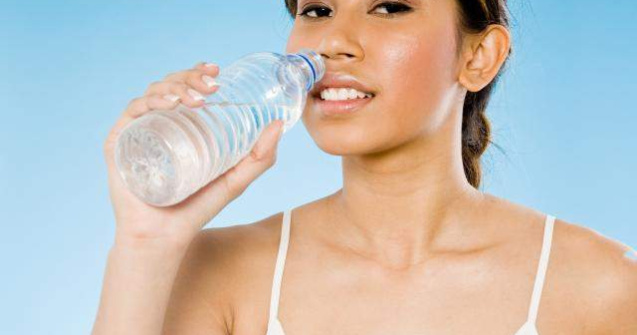 Un obicei japonez valoros: sa bem apa pe stomacul gol!