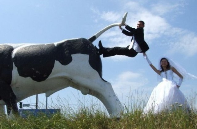 Rusii au... umor! 10+ cele mai amuzante imagini facute la nuntile rusesti