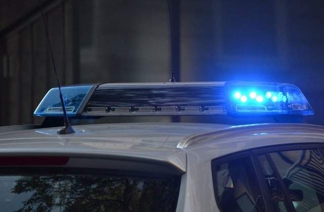 Doua romance, jefuite in Italia de trei barbati care s-au dat drept politisti