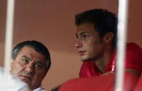 Impresarii romani planuiesc sa il saboteze pe Mircea Sandu